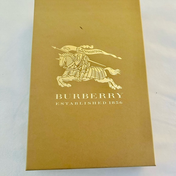 Burberry Fine Marino Wool Cape 140x140 Reversible - Picture 9 of 9